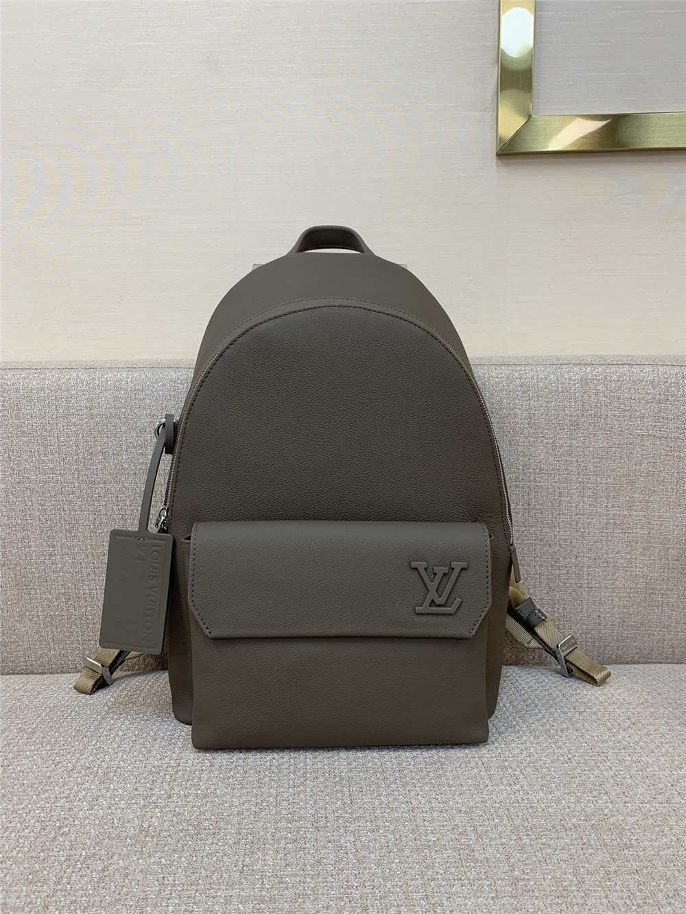 Louis Vuitton TAKEOFF M11625  size：43x30x14cm 2025 new 